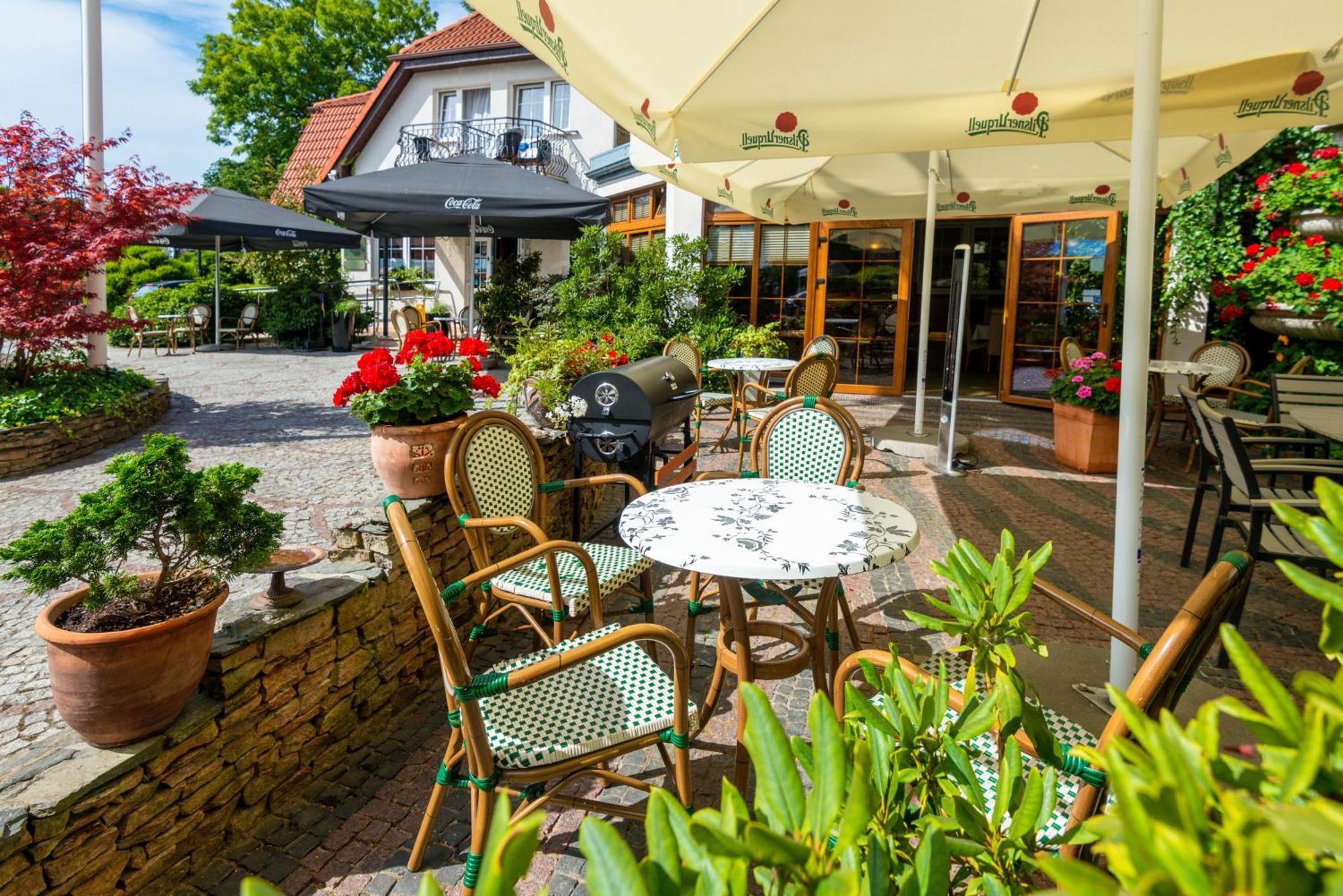 Dworek Morski Spa & Wellness Großmöllen Exterior foto